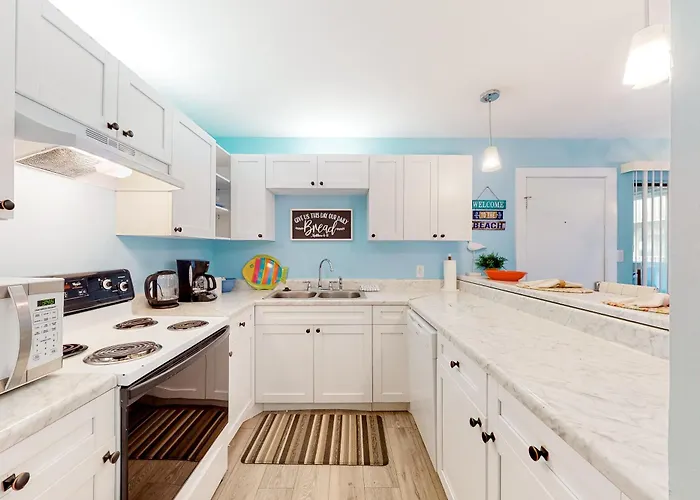 Holiday home Upgraded Beachfront With A Pool Access & Washer Dryer
