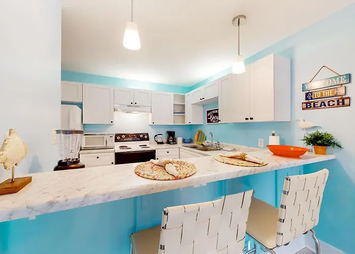 Holiday home Upgraded Beachfront With A Pool Access & Washer Dryer