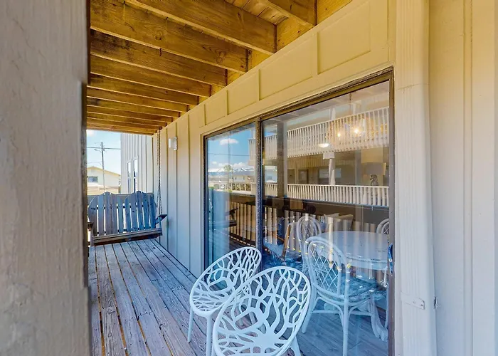 Upgraded Beachfront With A Pool Access & Washer Dryer * Gulf Shores