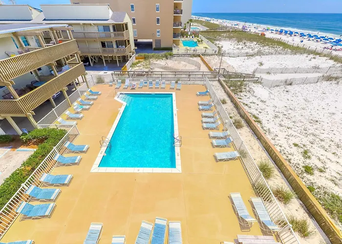Upgraded Beachfront With A Pool Access & Washer Dryer Holiday home Gulf Shores