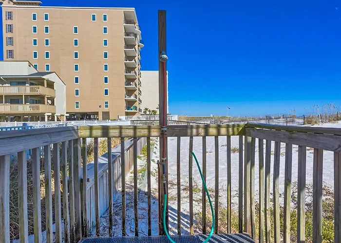 Upgraded Beachfront With A Pool Access & Washer Dryer Holiday home Gulf Shores